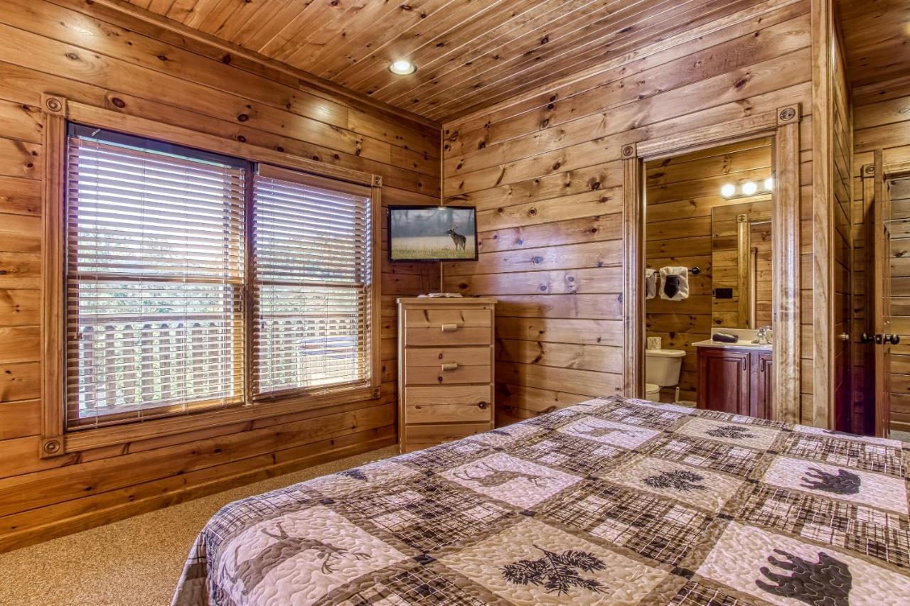 Lazy Bear Lodge, Hot Tub, Resort Pool, Wifi, 1089 Free Tickets Each Paid Day, Dollywood And More Gatlinburg Εξωτερικό φωτογραφία