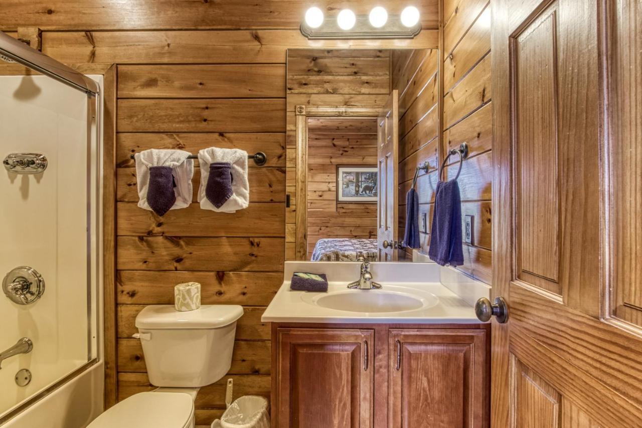 Lazy Bear Lodge, Hot Tub, Resort Pool, Wifi, 1089 Free Tickets Each Paid Day, Dollywood And More Gatlinburg Εξωτερικό φωτογραφία