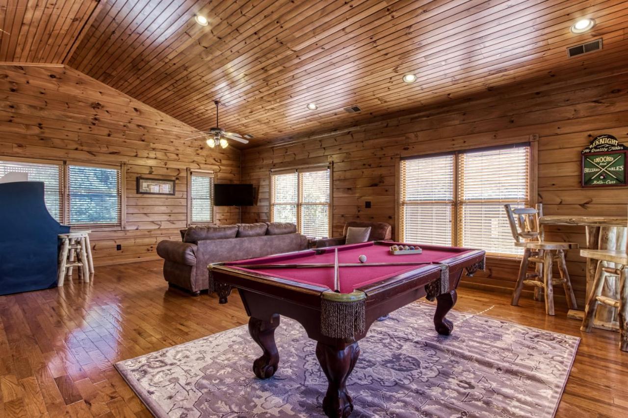 Lazy Bear Lodge, Hot Tub, Resort Pool, Wifi, 1089 Free Tickets Each Paid Day, Dollywood And More Gatlinburg Εξωτερικό φωτογραφία