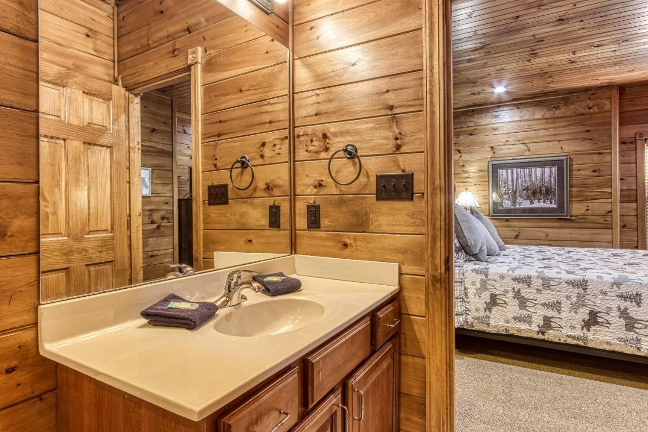 Lazy Bear Lodge, Hot Tub, Resort Pool, Wifi, 1089 Free Tickets Each Paid Day, Dollywood And More Gatlinburg Εξωτερικό φωτογραφία
